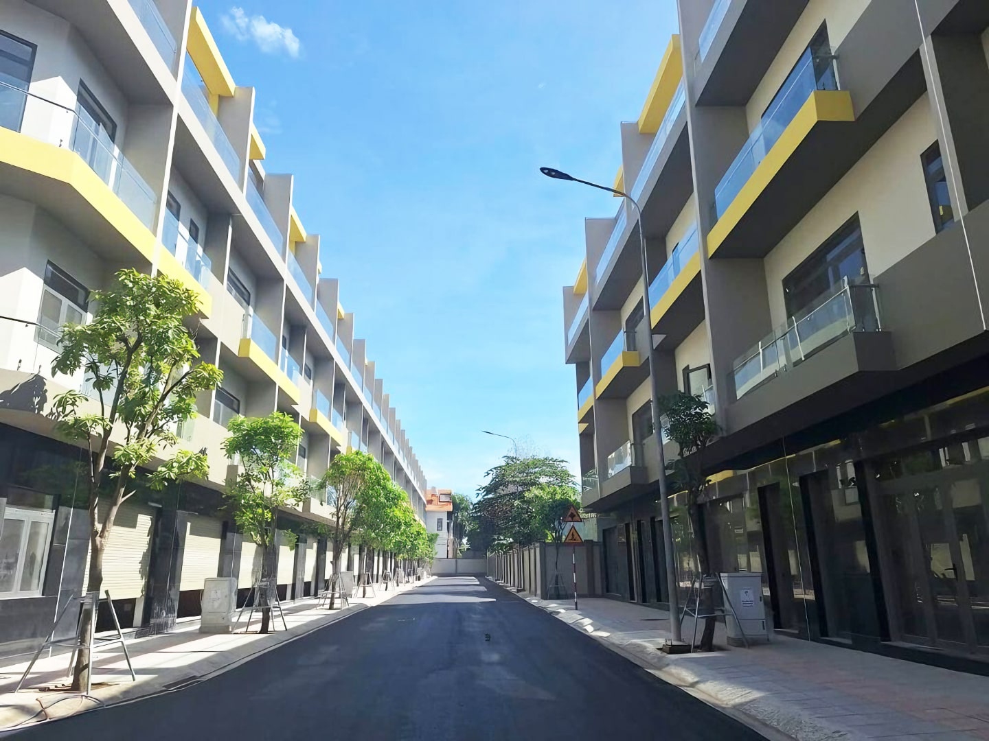 Tiên độ xây dựng nhà phố Bcons Uni Valley - Hình 1